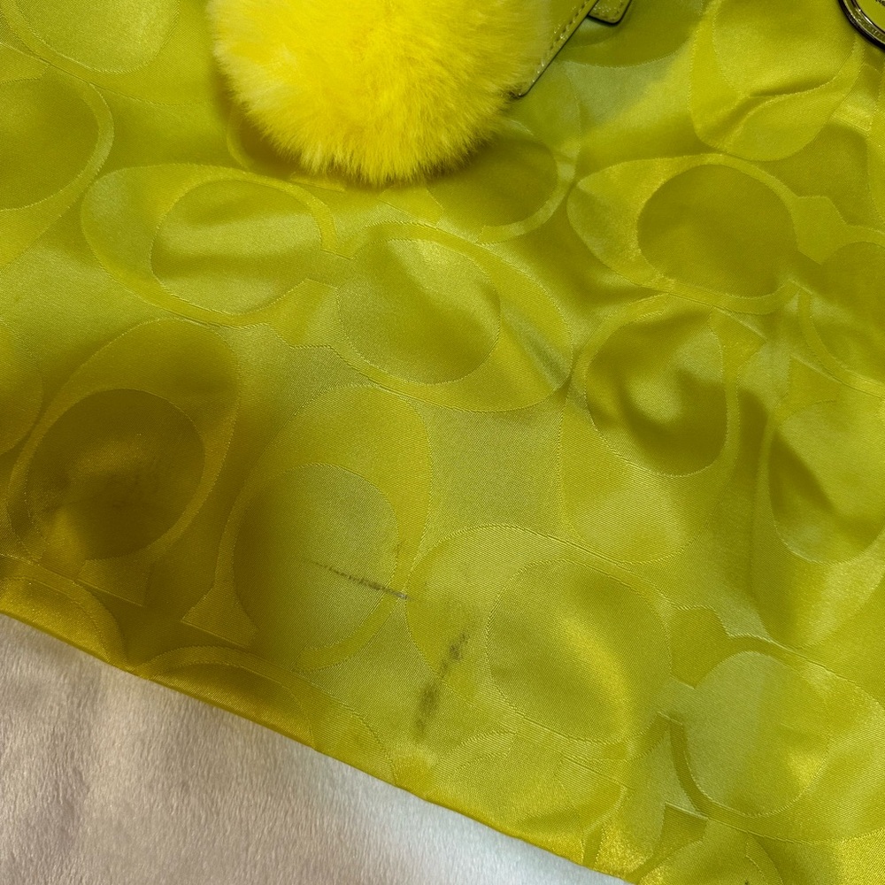 Coach Lime Green Weekender Bag with Detachable Pouch - Picture 2 of 8